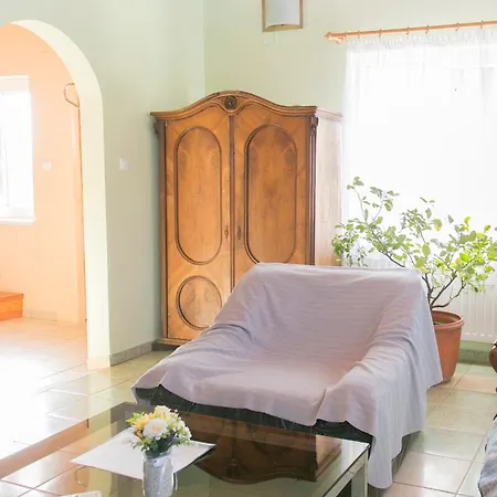 Guens Vendeghaz Guest house *